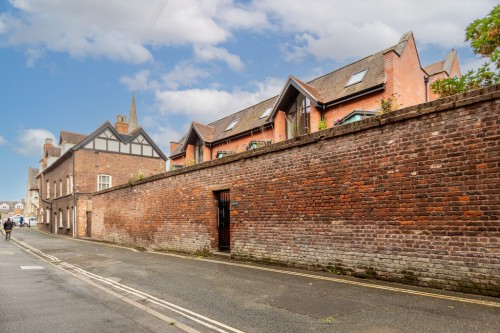 Taylors Court, Taylors Lane