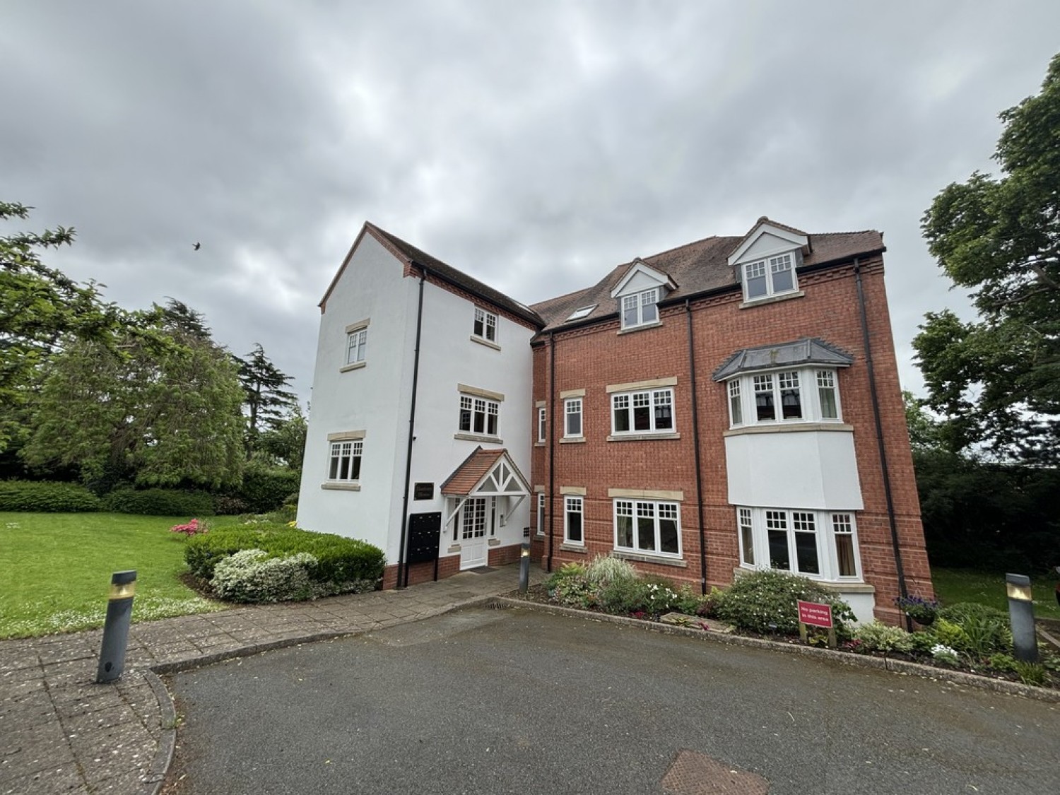 Hanbury House, Battenhall
