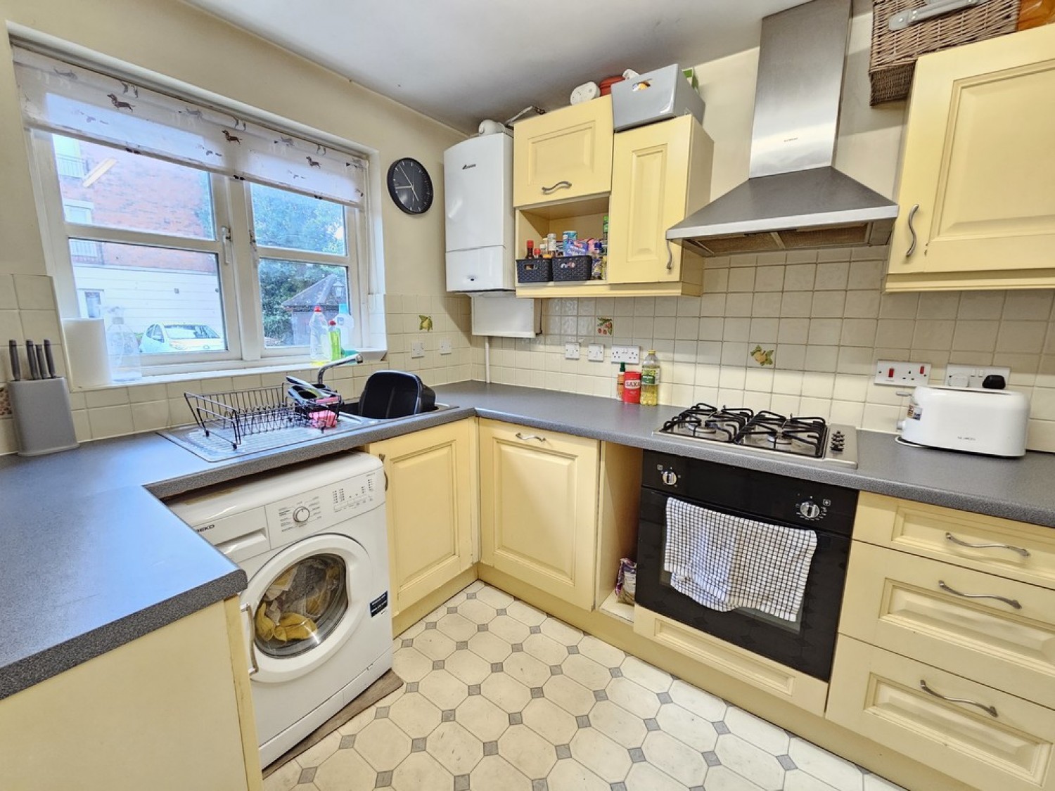 Lion Court, Worcester