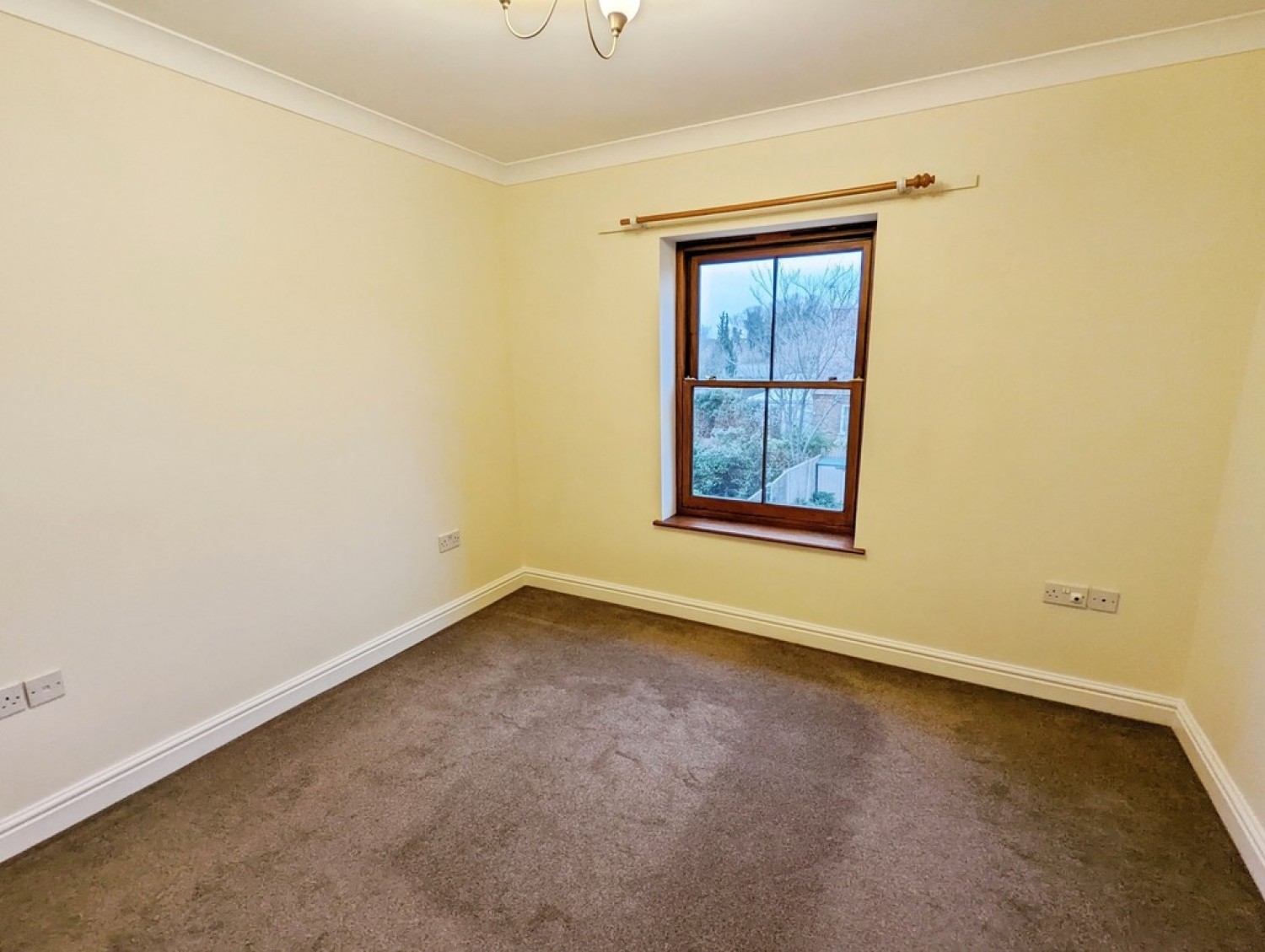 2 bedroom House for Letting Checketts Lane,, North Worcester