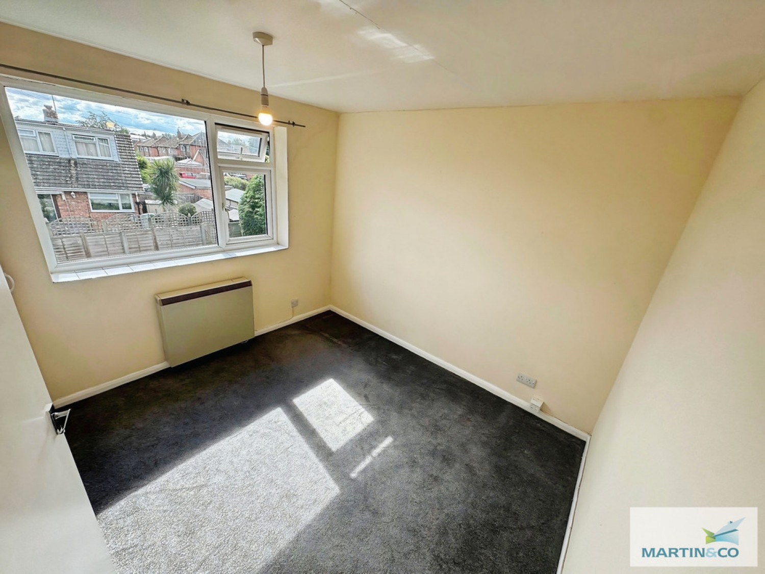 2 bedroom Flat for Letting Forest Close, St.Johns