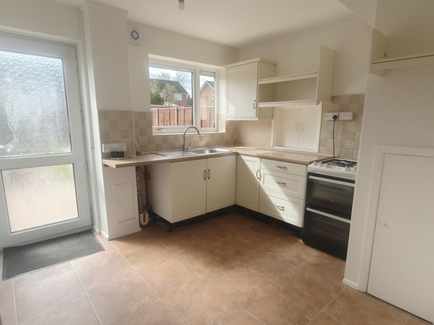 3 bedroom House for Letting Kendal Green, Warndon