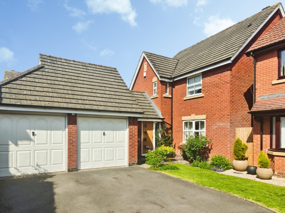 Carisbrooke Avenue, Warndon Villages