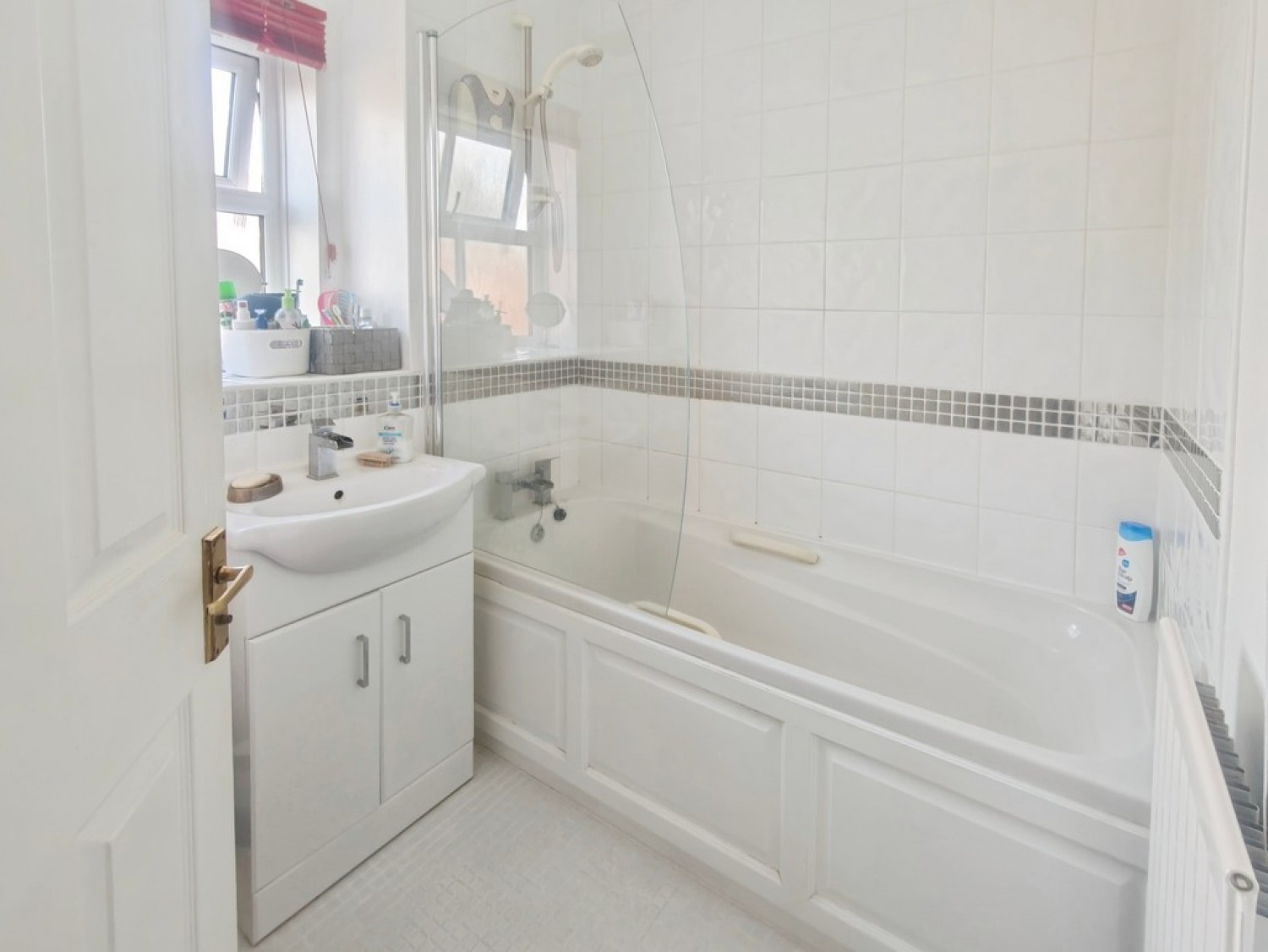 4 bedroom House for Letting Carisbrooke Avenue, Warndon Villages