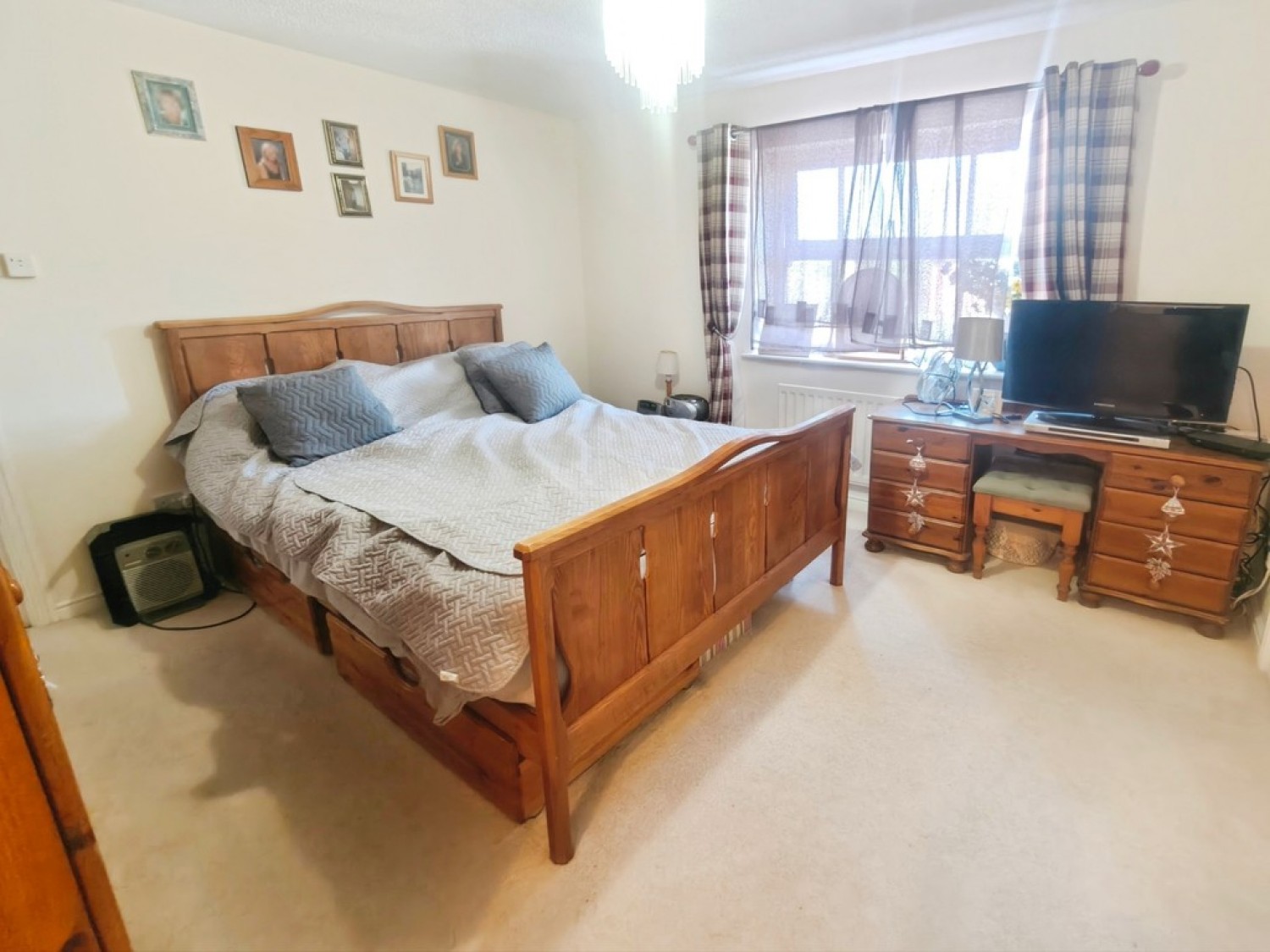 4 bedroom House for Letting Carisbrooke Avenue, Warndon Villages