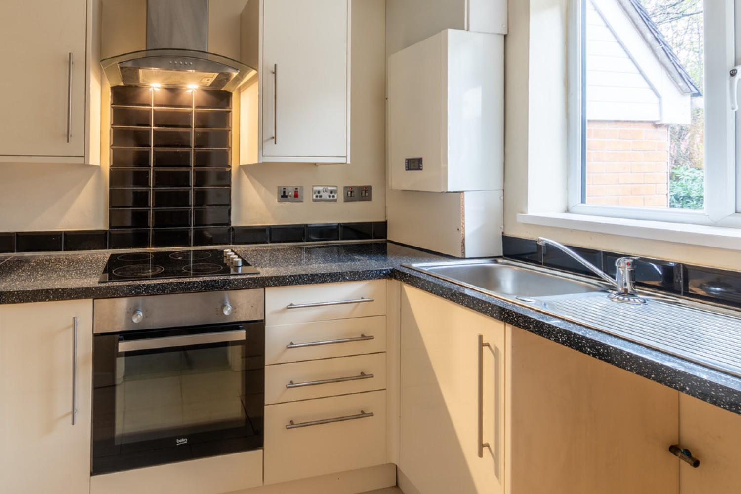 2 bedroom House for Sale Nine Acres Green