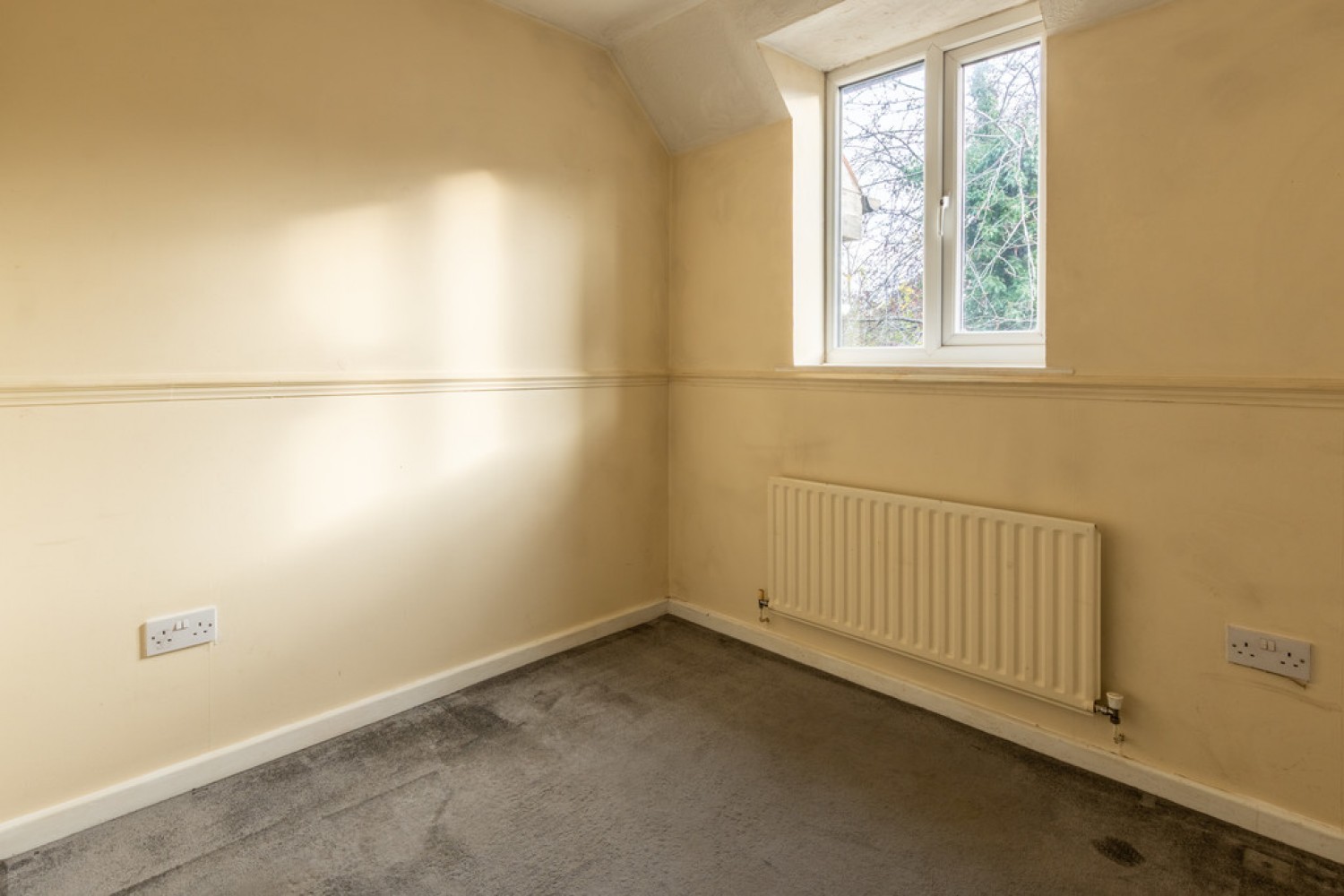 2 bedroom House for Sale Nine Acres Green