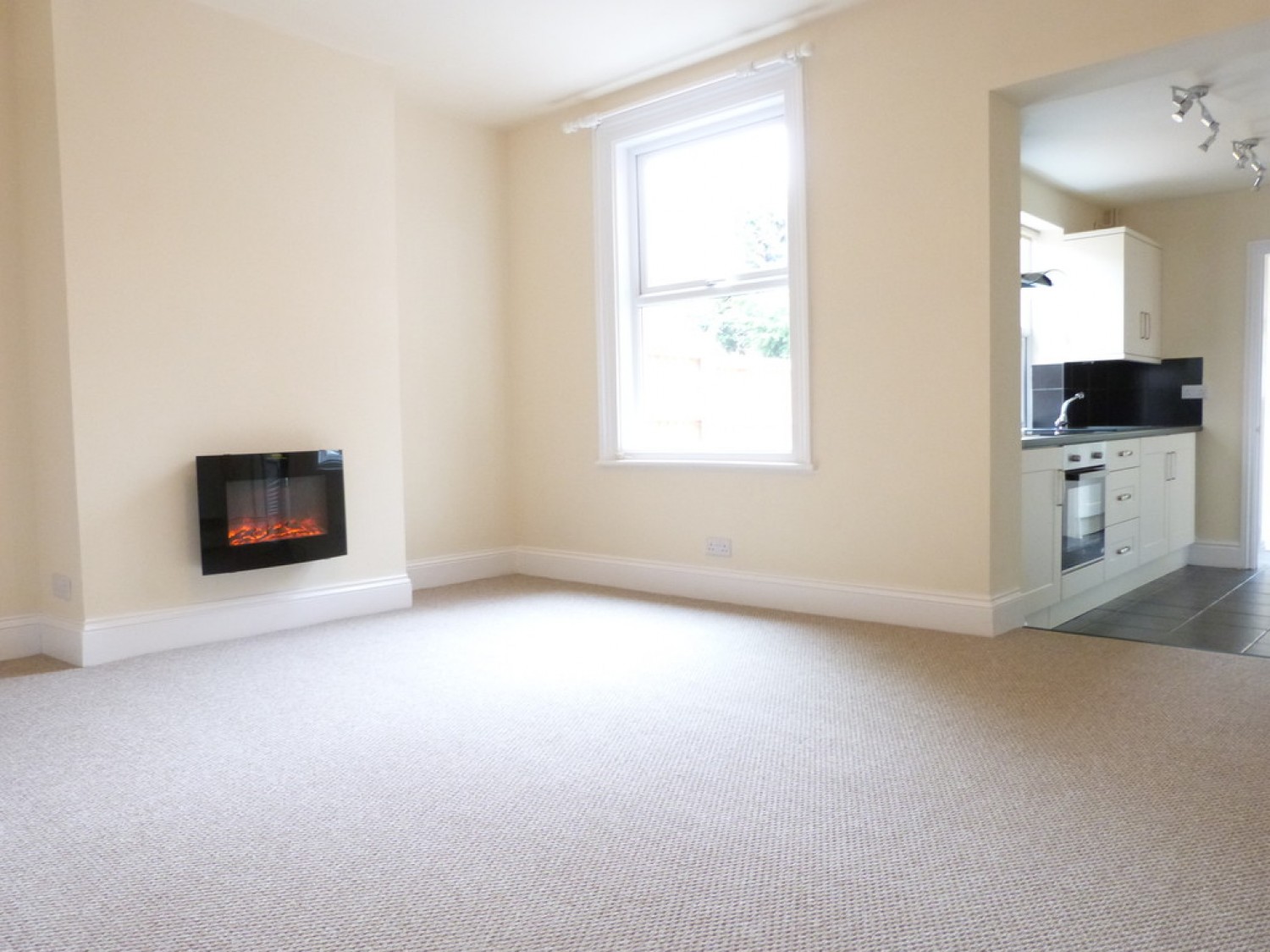 2 bedroom House for Sale Wolverton Road, Worcester