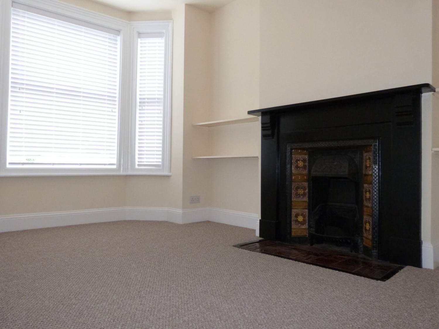 2 bedroom House for Sale Wolverton Road, Worcester