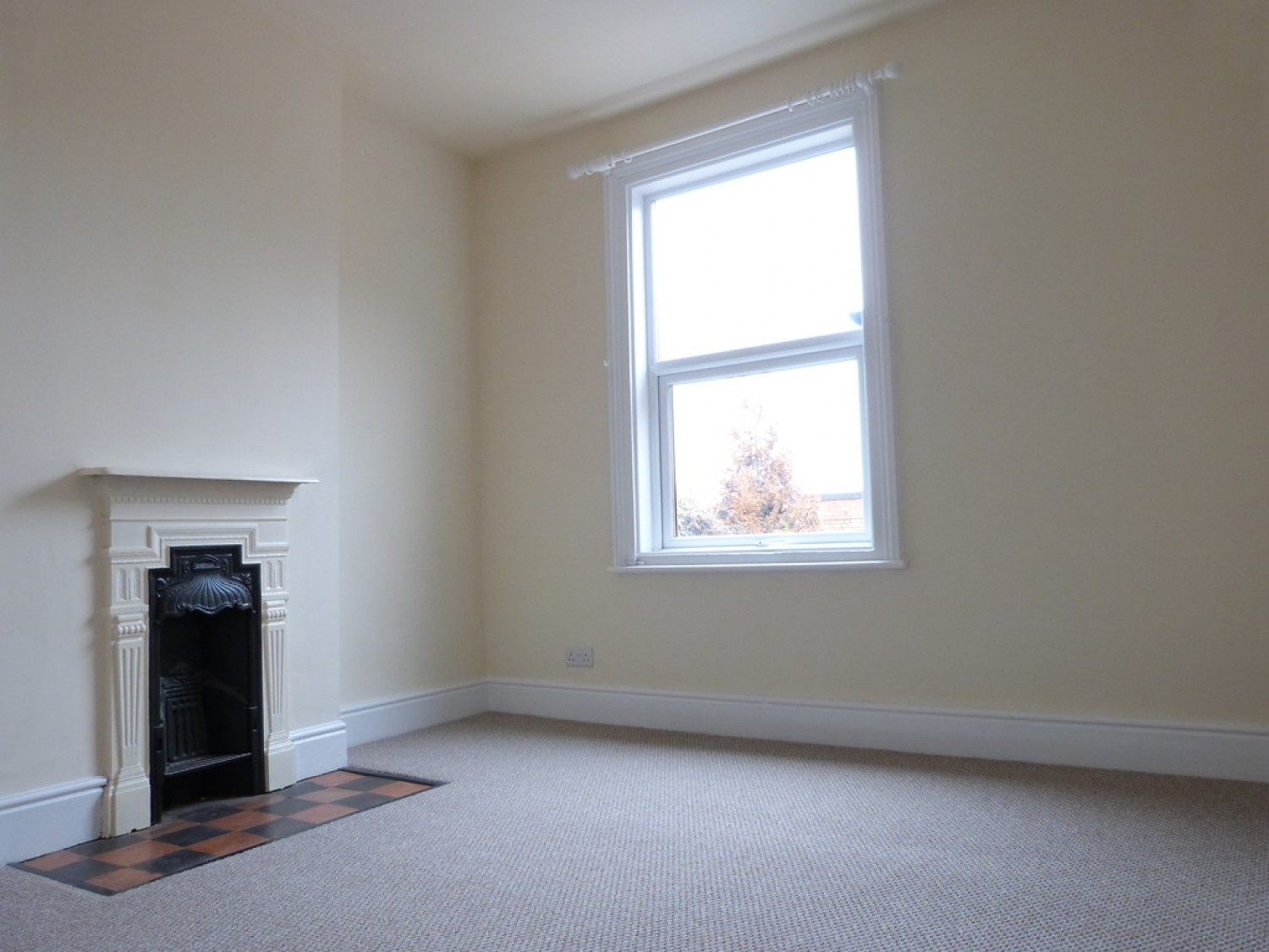 2 bedroom House for Sale Wolverton Road, Worcester
