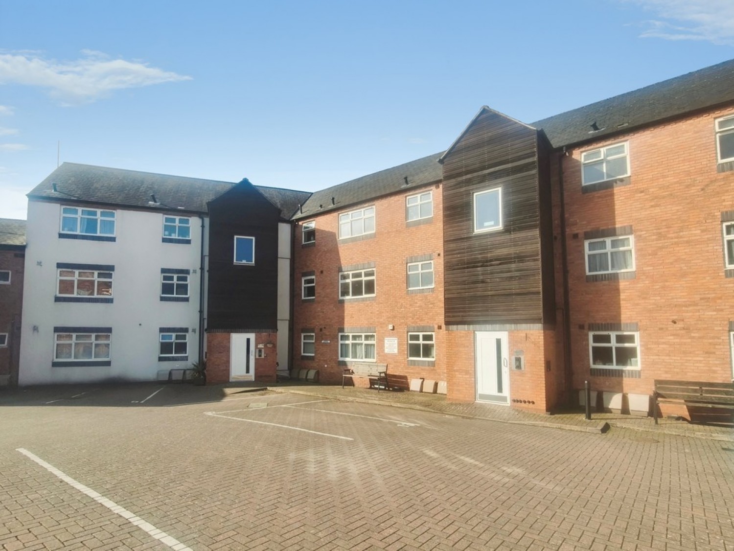 2 bedroom Flat for Sale The Wharf, Diglis Road