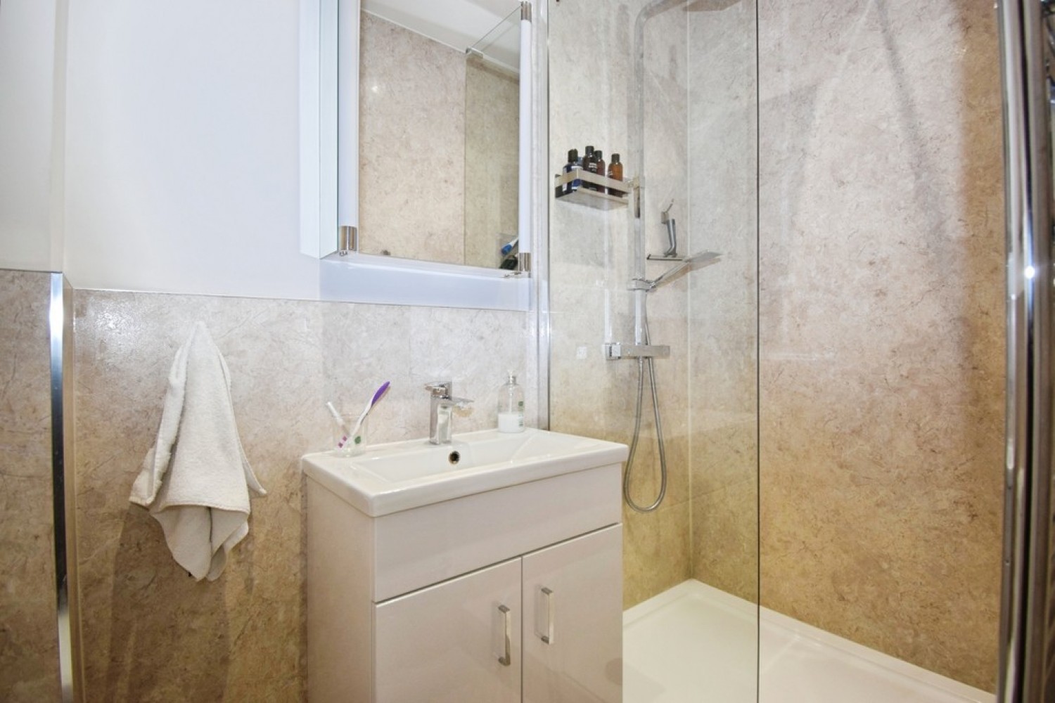 3 bedroom House for Sale Mill Street, Diglis, Worcester, WR1 2NH