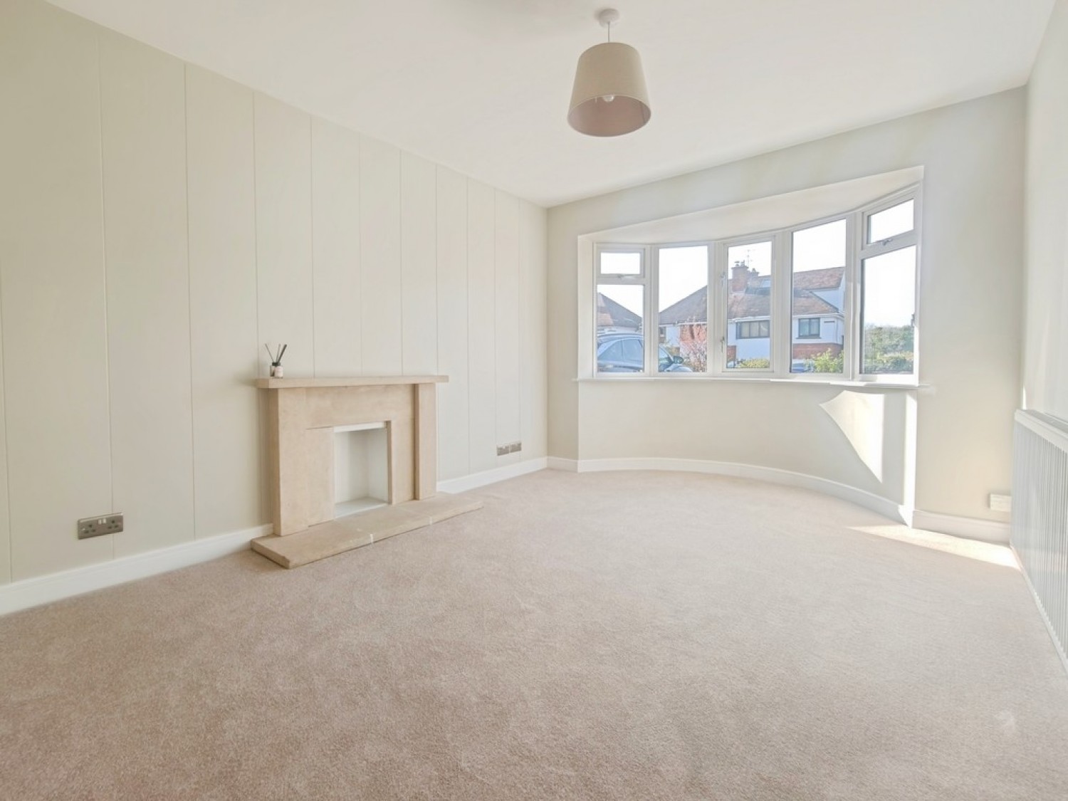 2 bedroom Bungalow for Letting Sebright Avenue