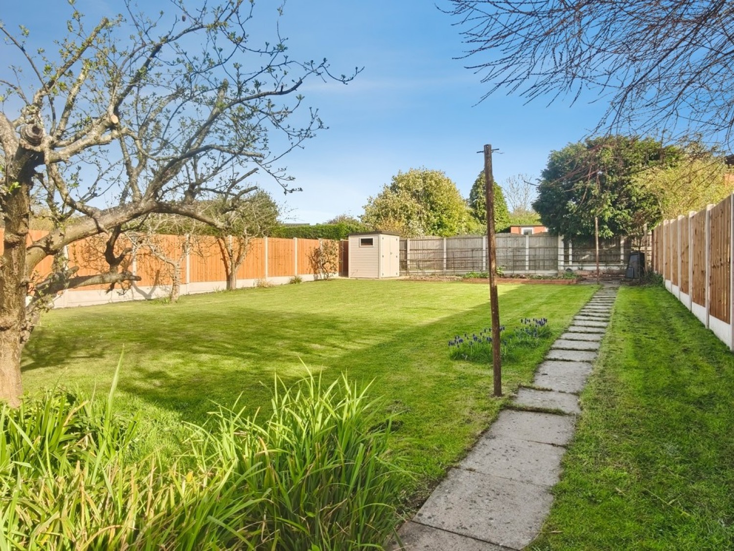 2 bedroom Bungalow for Letting Sebright Avenue