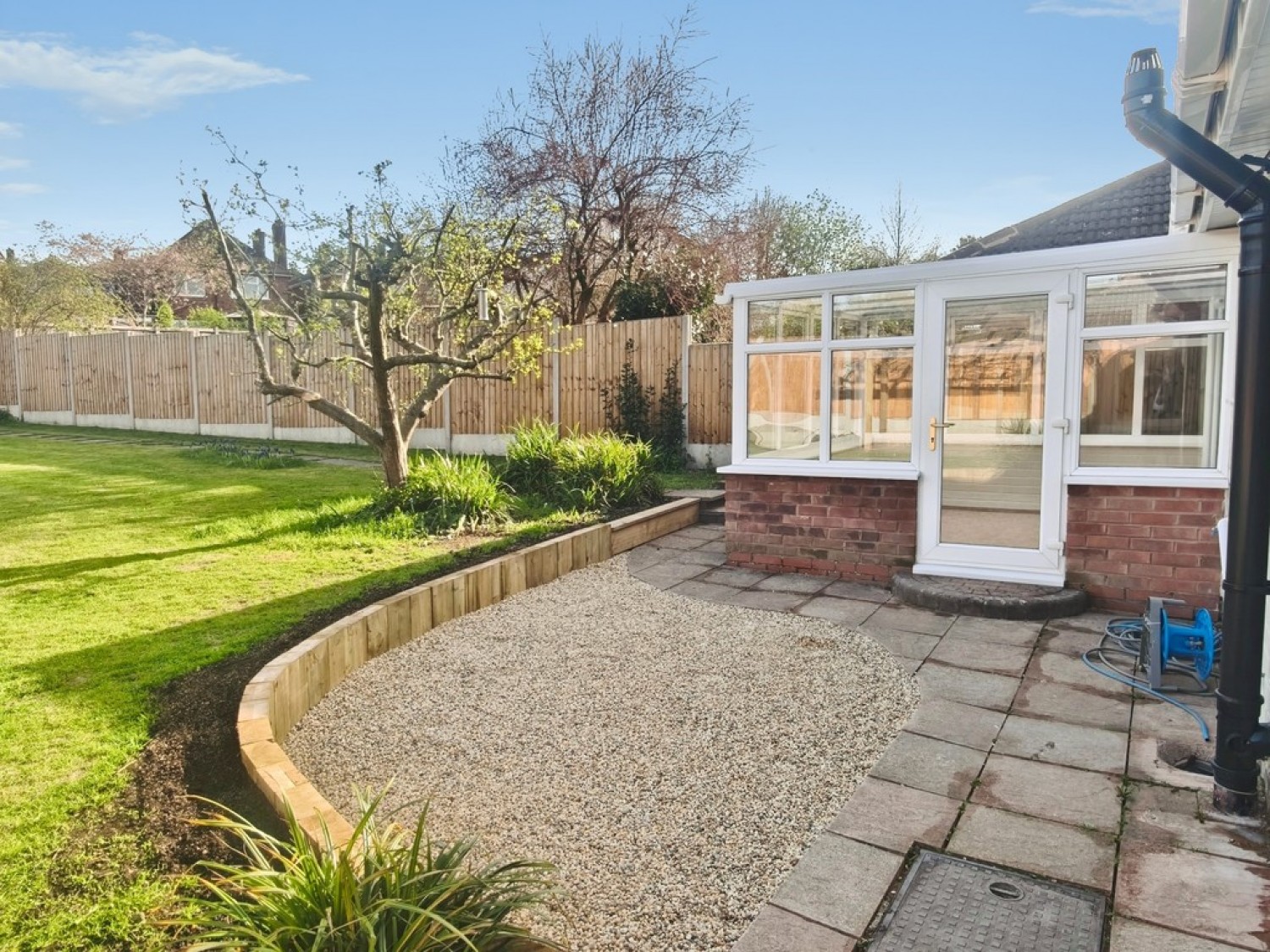 2 bedroom Bungalow for Letting Sebright Avenue