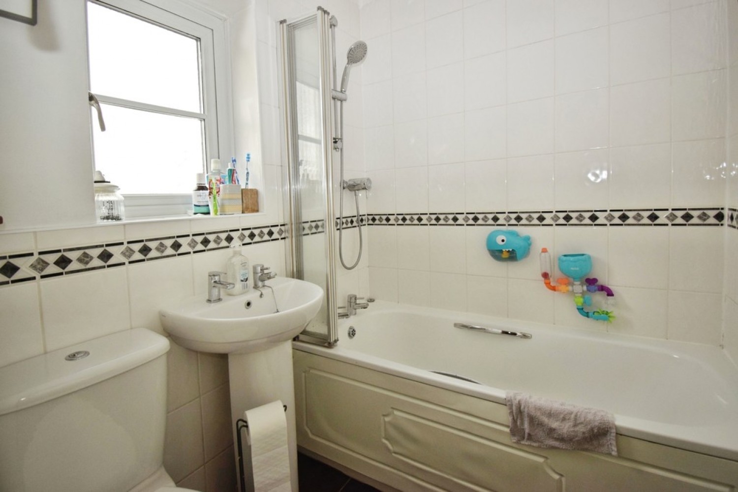 3 bedroom House for Sale 11 Bicton Avenue, St Peters, Worcester, WR5 3TF