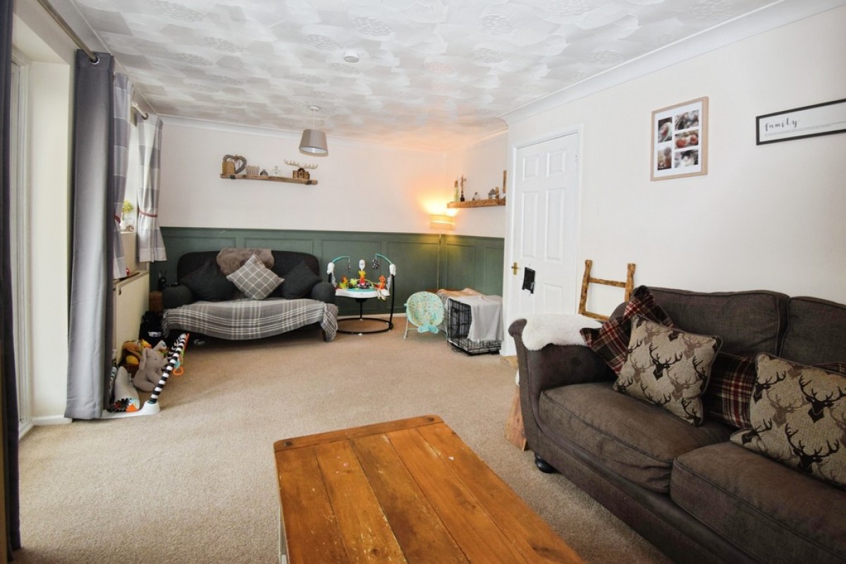 11 Bicton Avenue, St Peters, Worcester, WR5 3TF