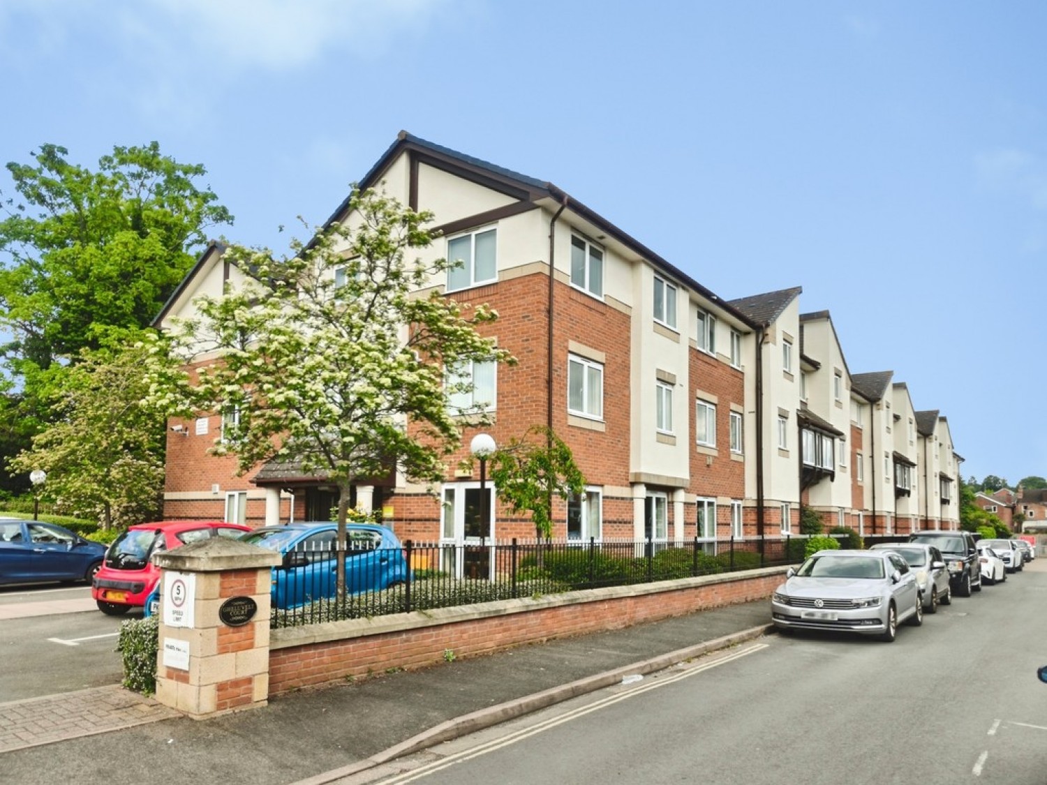 1 bedroom Flat for Letting Gheluvelt Court