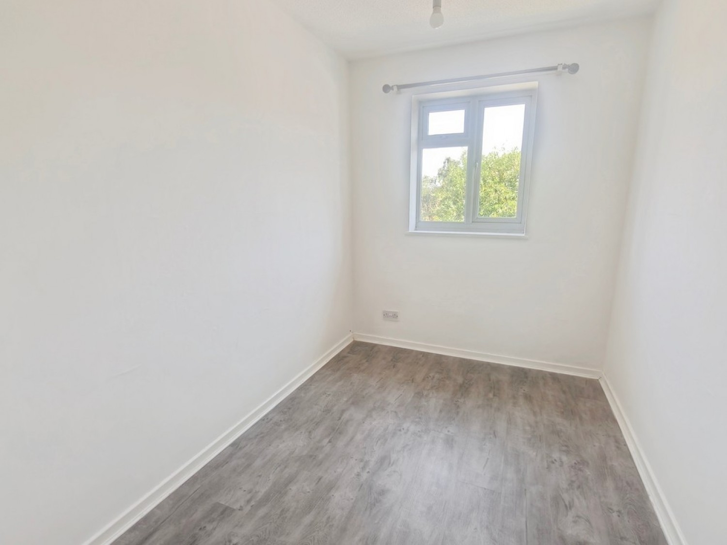 3 bedroom House for Letting Westbury Avenue