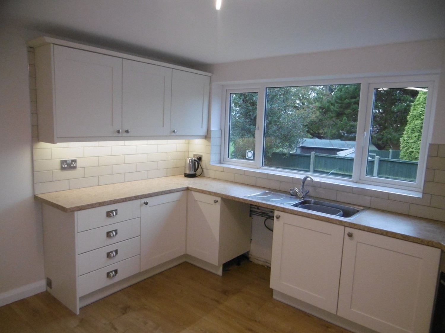 Holyoak Crescent, Heather