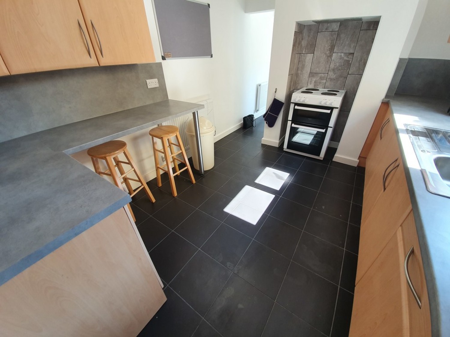 1 bedroom House of Multiple Occupation for Letting Central Road, Hugglescote