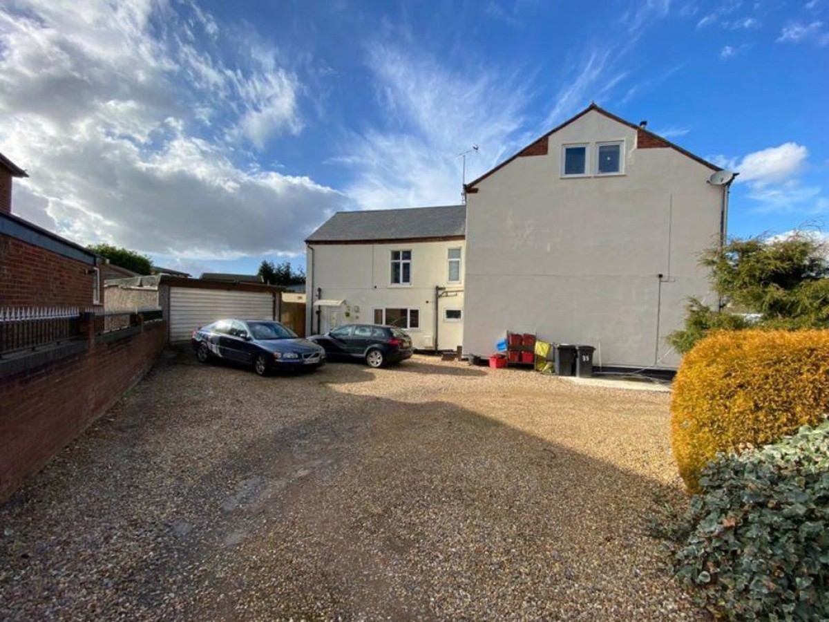 Station Road, Hugglescote