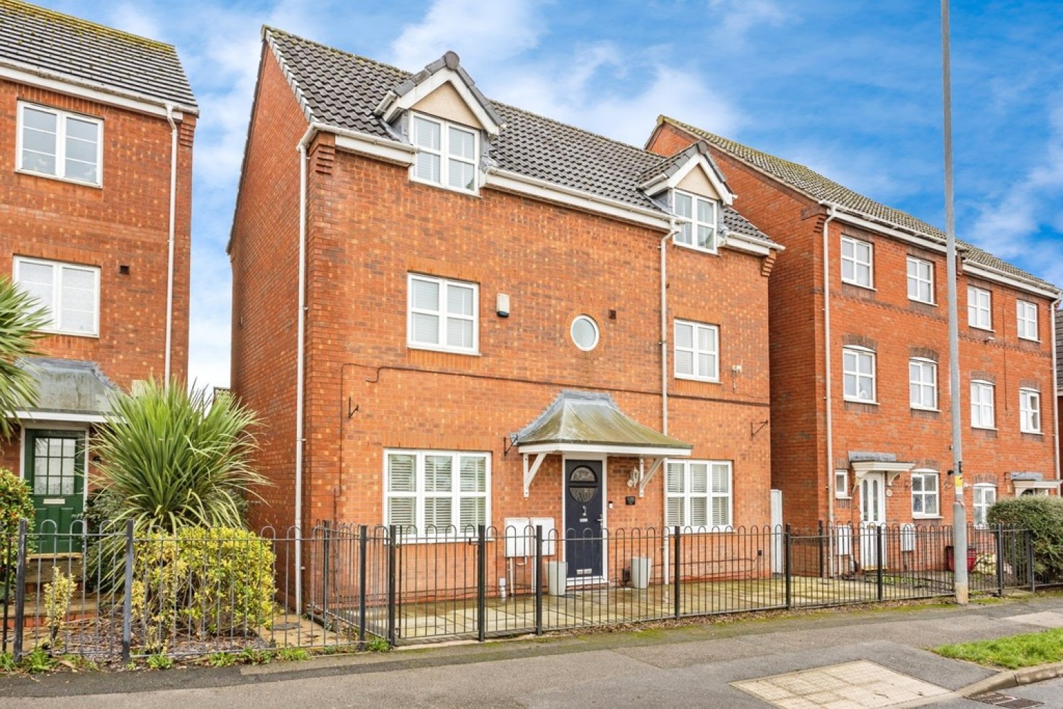 4 bedroom House for Sale Waterworks Road, Coalville, Leicestershire