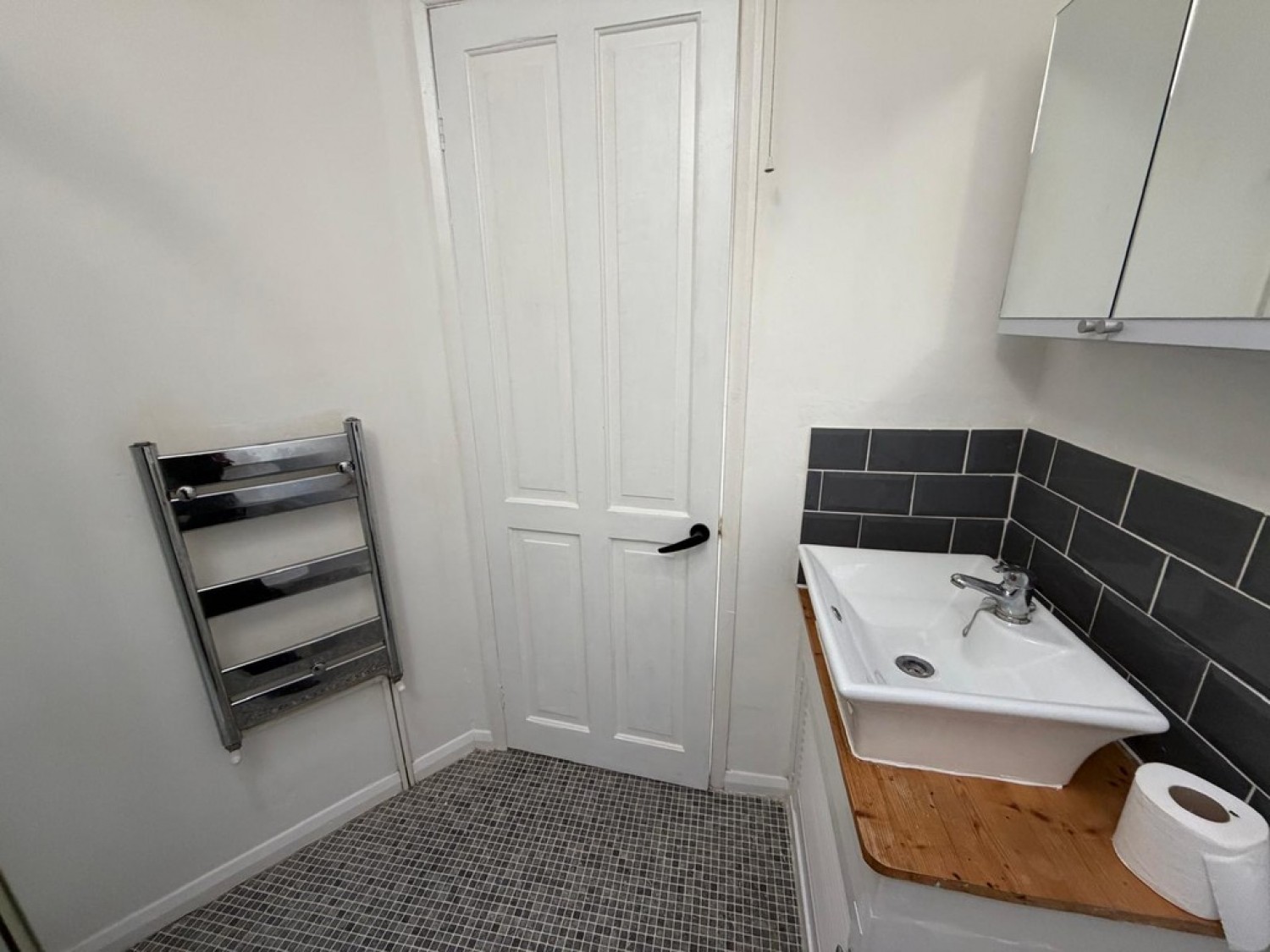 1 bedroom Flat for Letting Avenue road