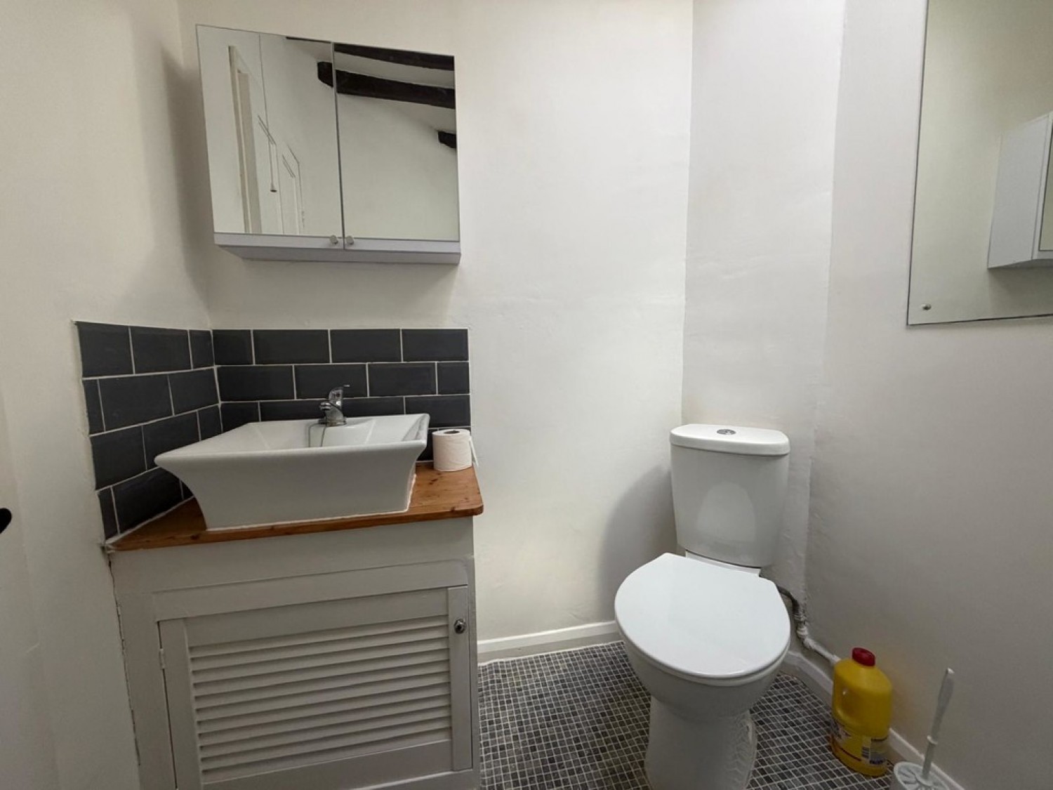 1 bedroom Flat for Letting Avenue road