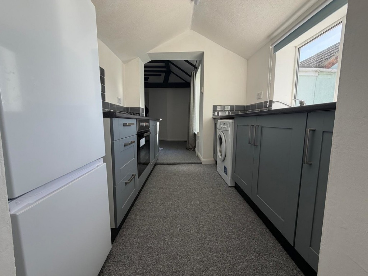 1 bedroom Flat for Letting Avenue road