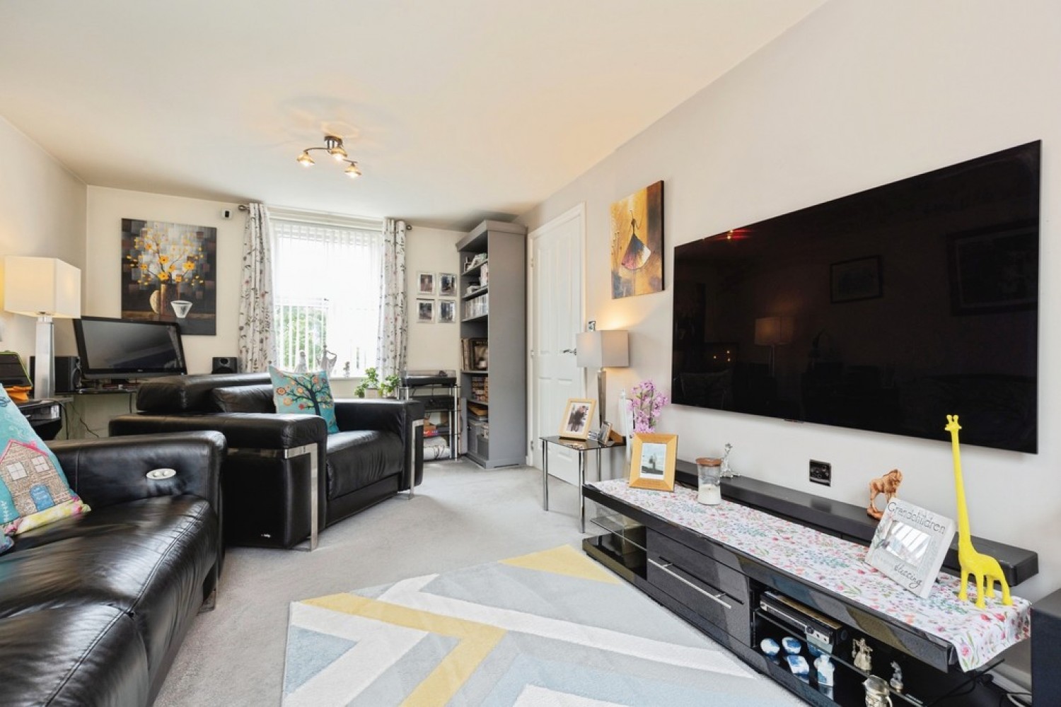 3 bedroom House for Sale Bluebell Way, Coalville