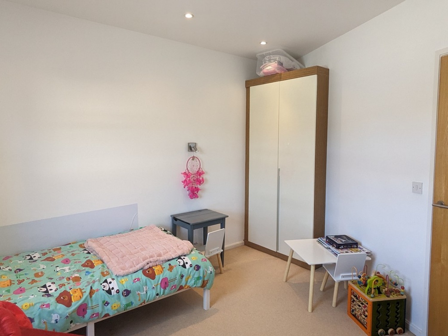 2 bedroom Flat for Letting West Park