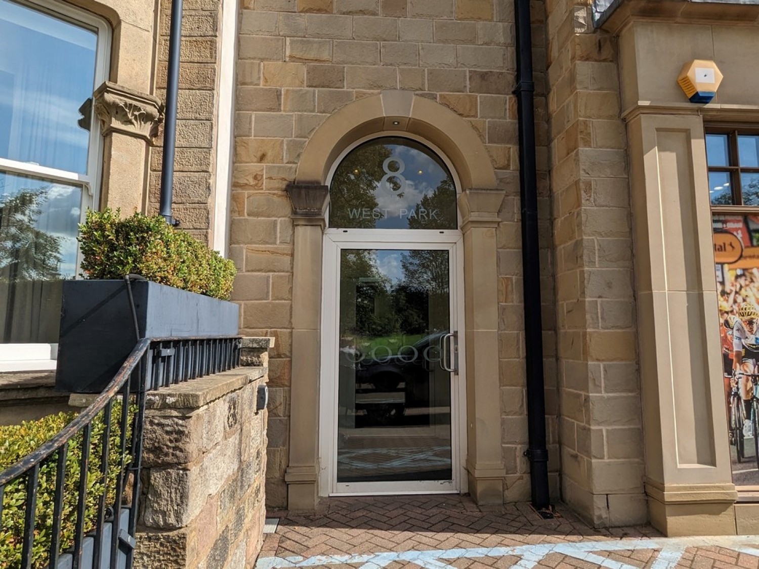 2 bedroom Flat for Letting West Park