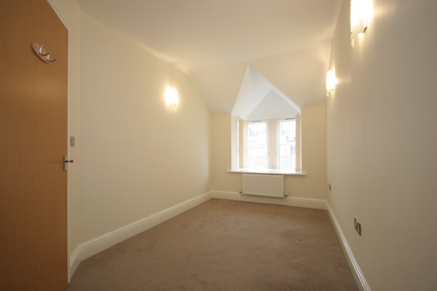 2 bedroom Flat for Letting Cold Bath Road