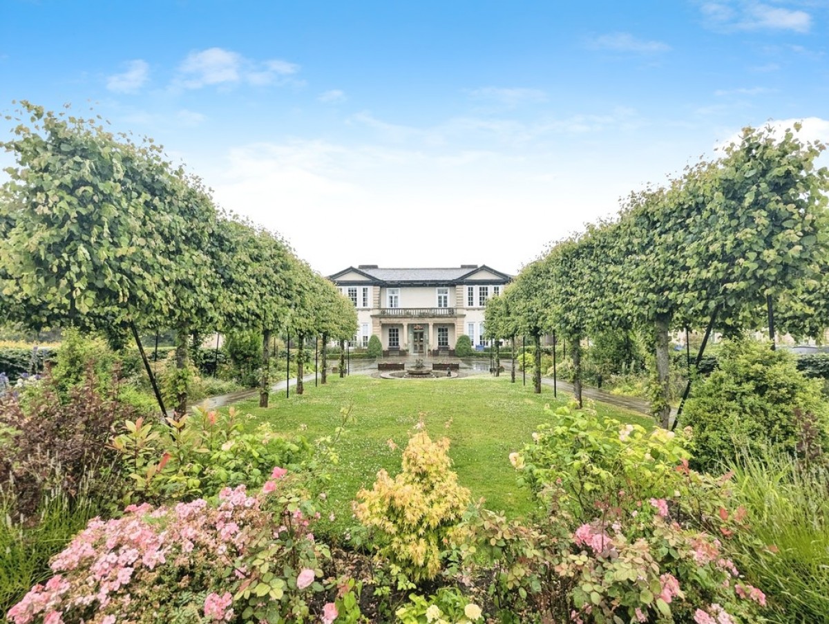 Lodge Court, Hollins Hall, Killinghall