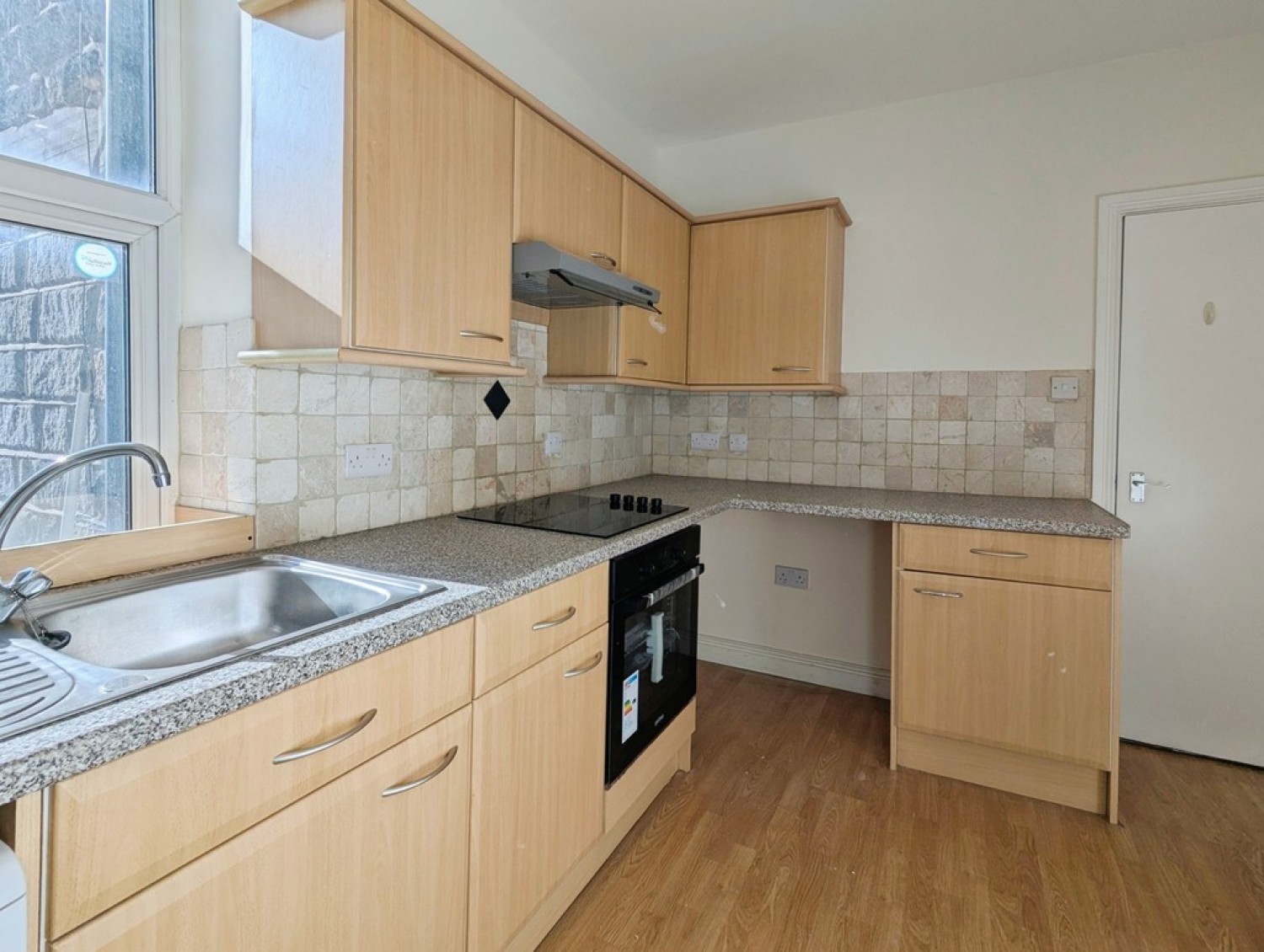 1 bedroom Flat for Letting Flat 1, 6 Dragon Avenue