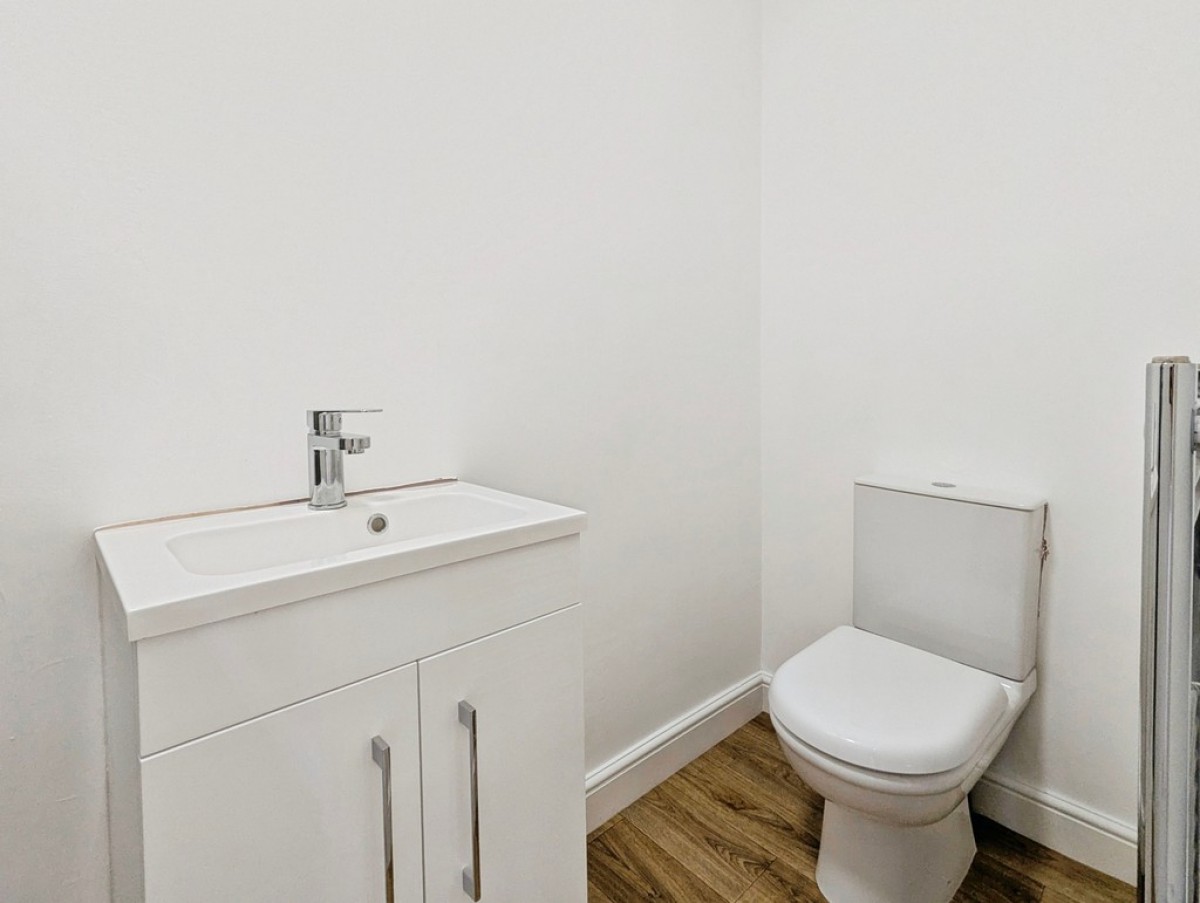 Flat 1, 6 Dragon Avenue