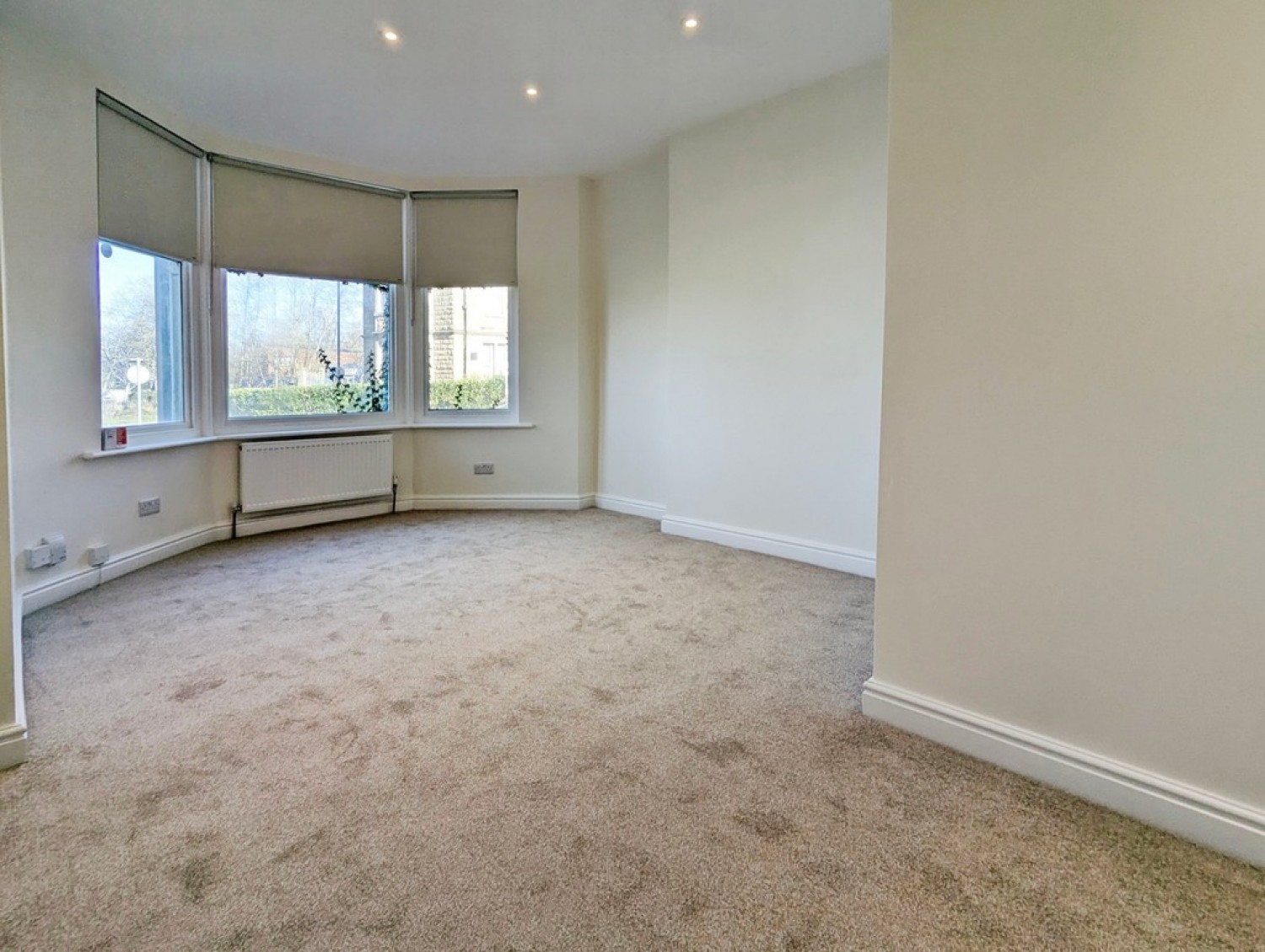 1 bedroom Flat for Letting Flat 1, 6 Dragon Avenue