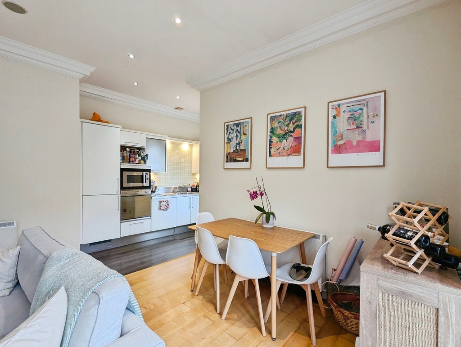 2 bedroom Flat for Sale Eton Court, Roseville Avenue