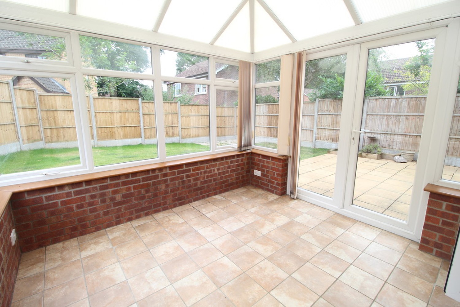 Howes Avenue, Thurston