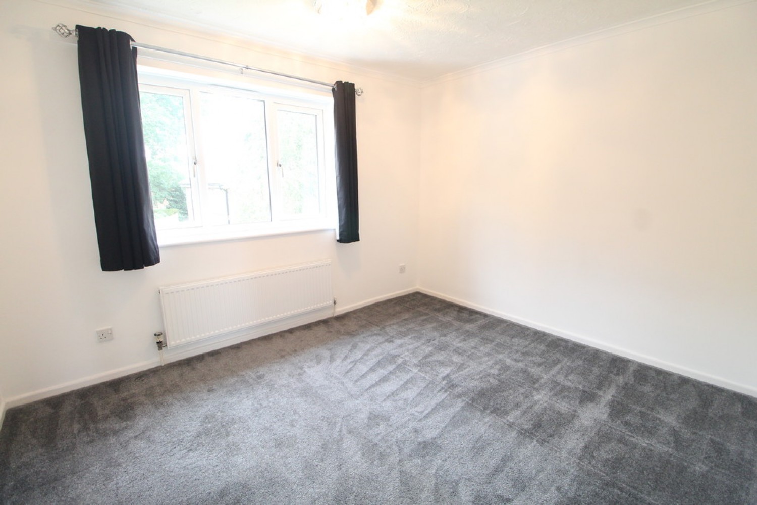 Howes Avenue, Thurston