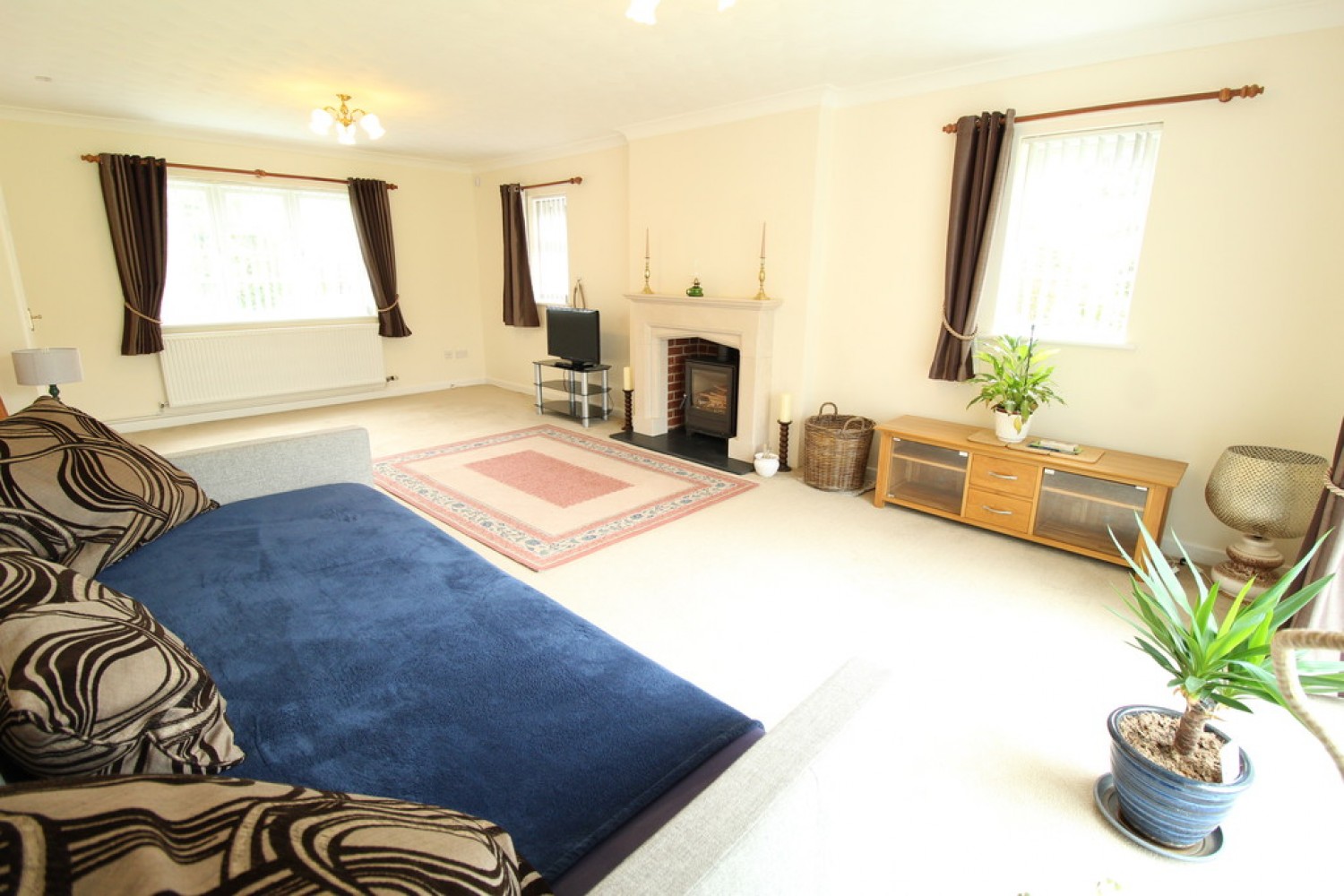 4 bedroom House in Hardwick Park Gardens, Bury St Edmunds