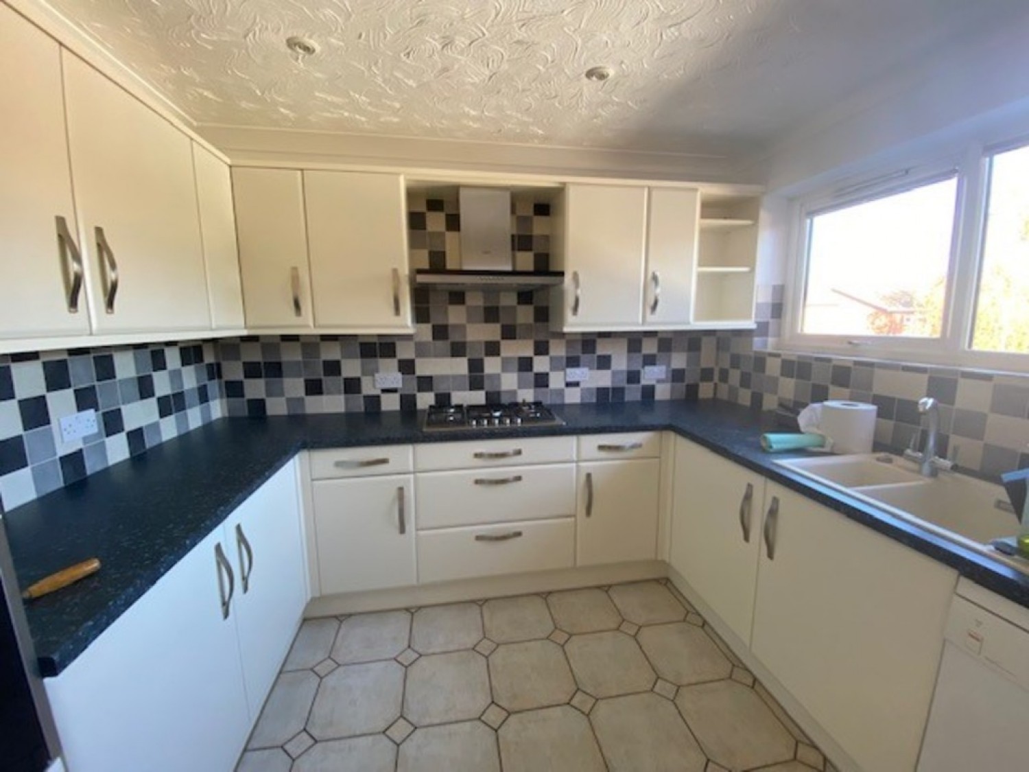 2 bedroom Flat for Letting Fairlawns, Newmarket