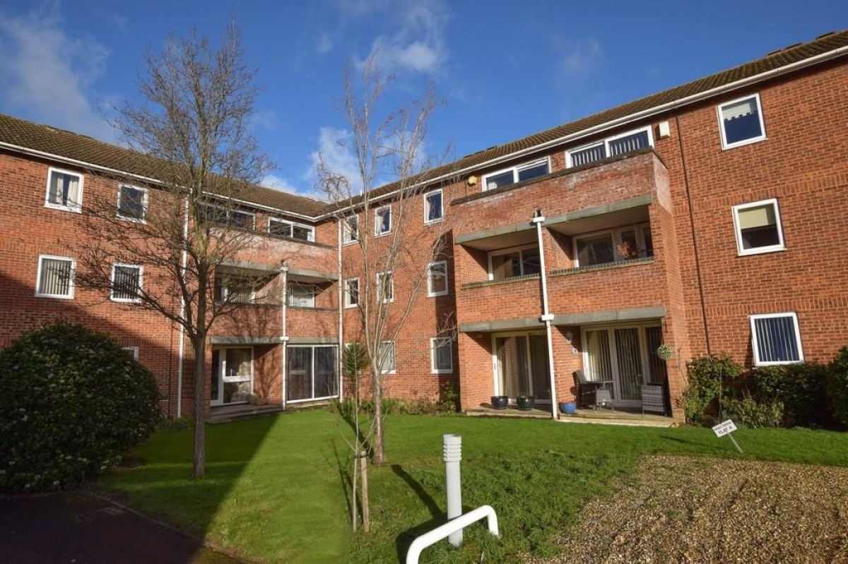 Fairlawns, Newmarket
