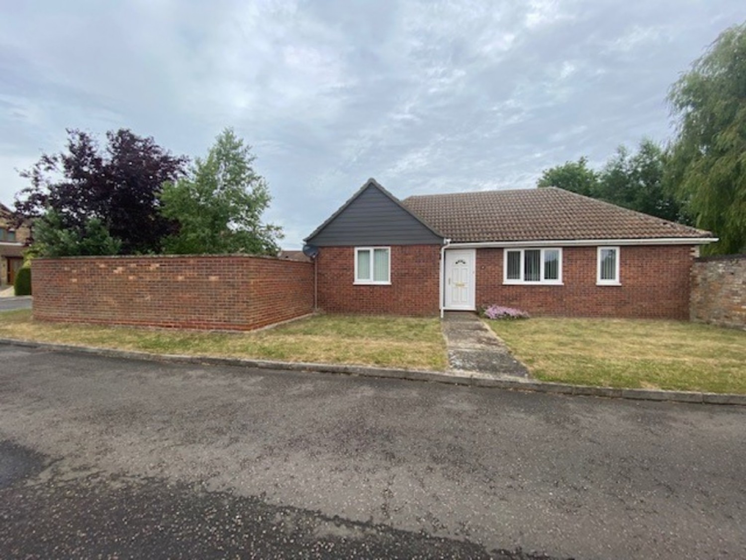 3 bedroom Bungalow for Letting Beeches Close , West Row