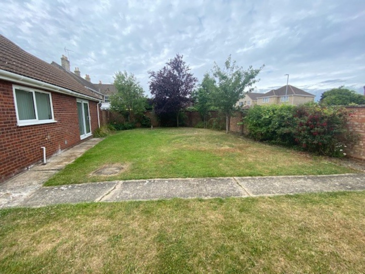 Beeches Close , West Row