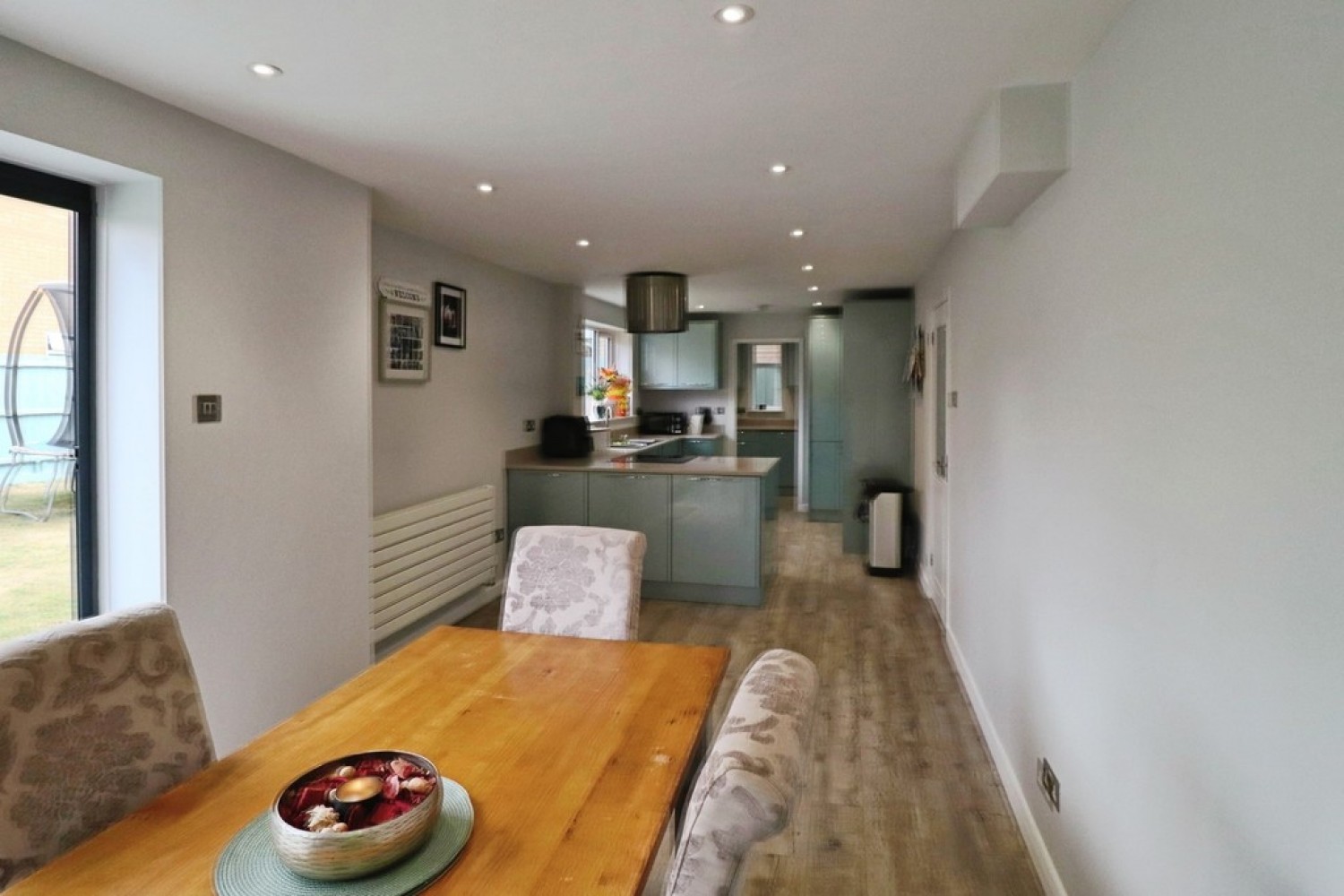 23 Thomas Close
