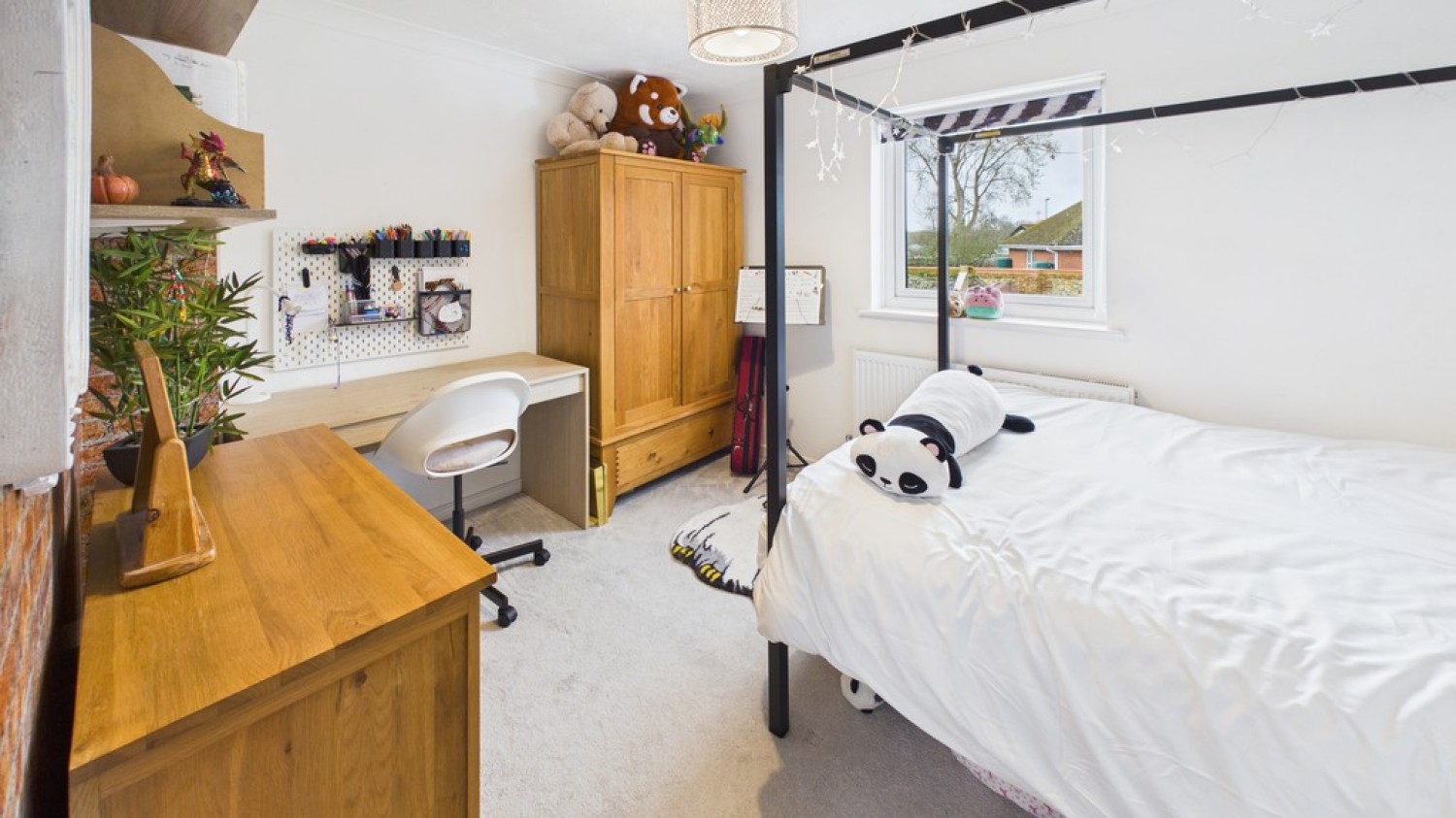 3 bedroom House for Sale Alicia Court, Bury St Edmunds, Suffolk