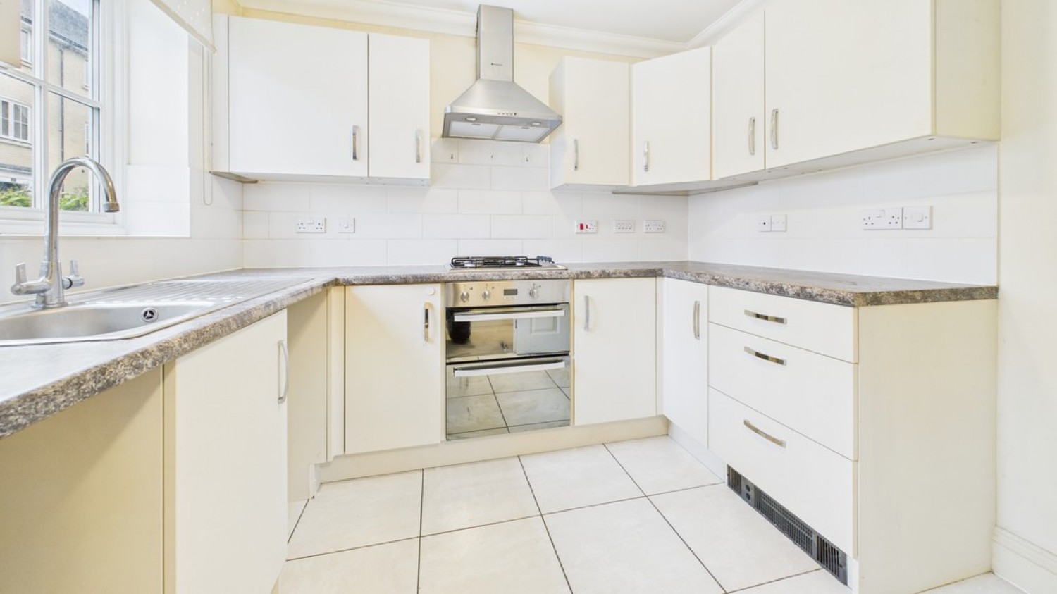 2 bedroom House for Sale East Close SALES, Bury St Edmunds, Suffolk