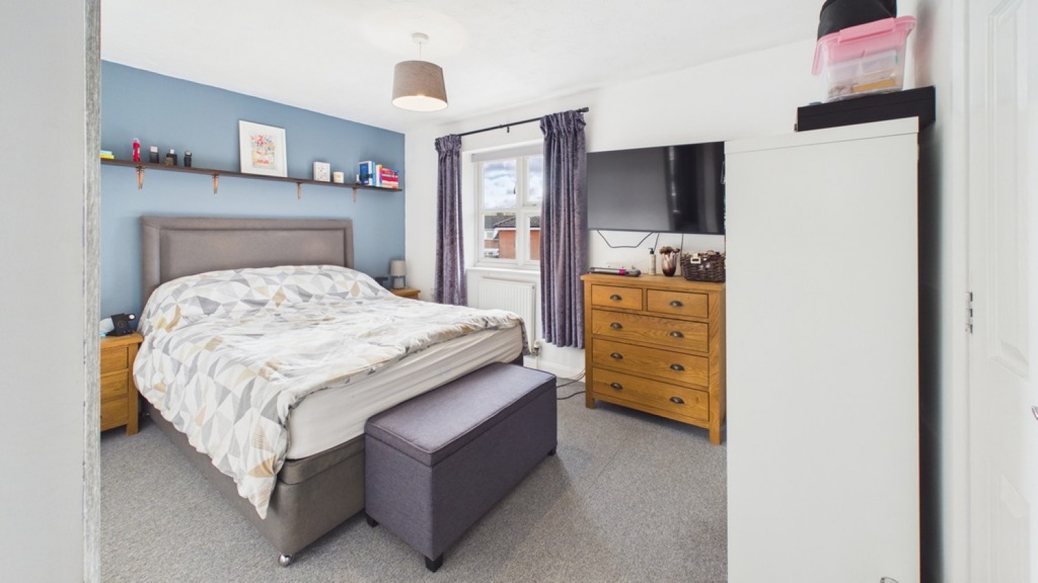 2 bedroom House for Sale Hailes Meadow, Haughley, Suffolk